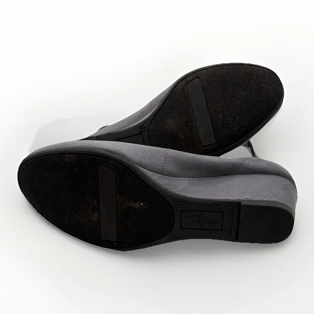 DexFlex Comfort J. Renee Gray Faux Suede Wedge Strap Heels Women's‎ 6.5 EU 38